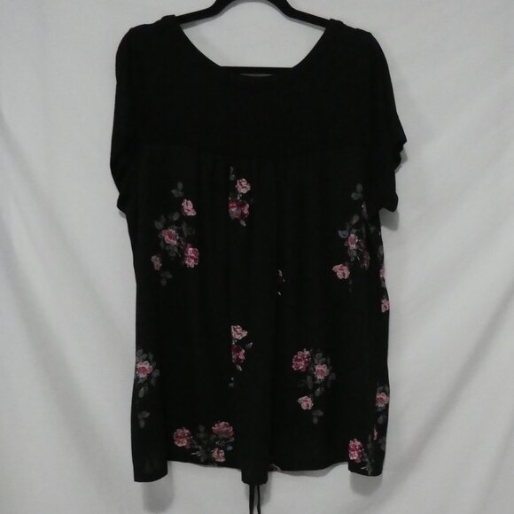 MICHEL STUDIO COLLECTION | 1X | Chic Black Top | Floral Back | Lace-Up Bottom - Picture 2 of 14